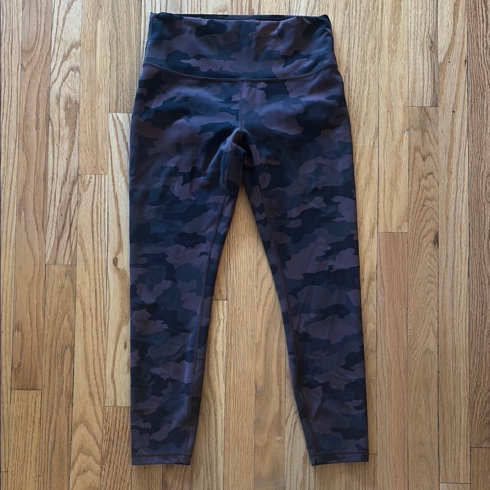 Lululemon sz 10 Wunder Train High-Rise Tight 25"
Heritage 365 Camo Brown Earth - Picture 3 of 15